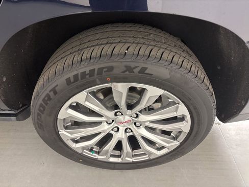 Used 2023 GMC Yukon Denali image 13