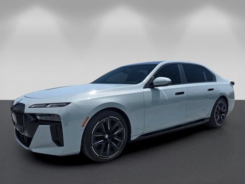 Used 2023 BMW i7 xDrive60 AWD/4WD image 8