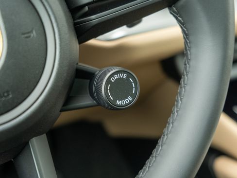 New 2026 Porsche Cayenne image 29