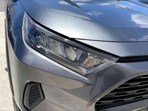 Used 2020 Toyota RAV4 LE AWD/4WD image 31