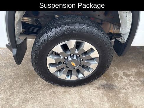 Used 2024 Chevrolet Silverado 2500 Custom w/ Custom Value Package image 10