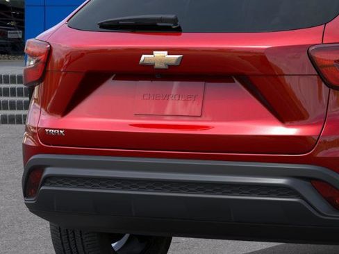 New 2026 Chevrolet Trax LS w/ LS Convenience Package FWD image 14