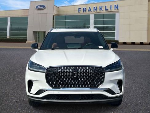 New 2026 Lincoln Aviator Reserve w/ Luxury Package image 2