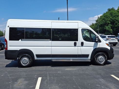 Used 2024 RAM ProMaster 2500 w/ Convenience Group FWD image 29