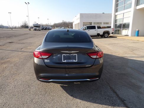 Used 2017 Chrysler 200 Limited Platinum FWD image 8