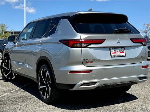 Used 2024 Mitsubishi Outlander SE AWD/4WD image 11