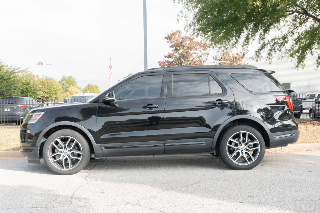 Used 2018 Ford Explorer Sport w/ Equipment Group 401A AWD/4WD image 17