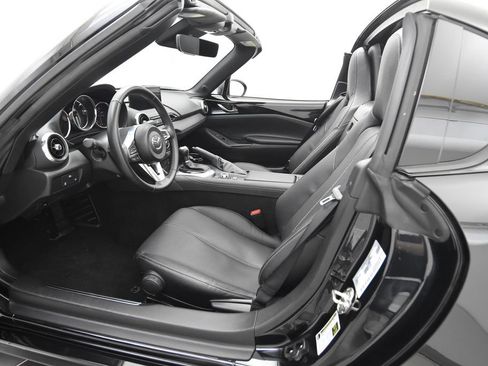 Certified 2025 MAZDA MX-5 Miata RF Grand Touring RWD image 24