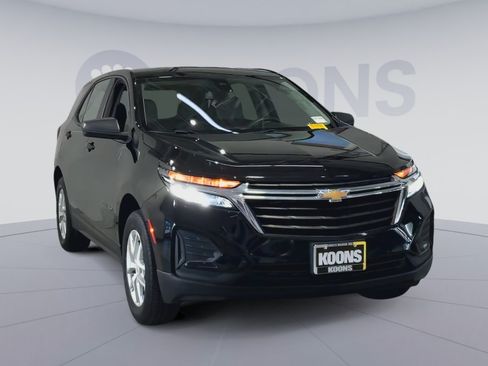 Used 2023 Chevrolet Equinox LS w/ Driver Confidence II Package AWD/4WD image 4
