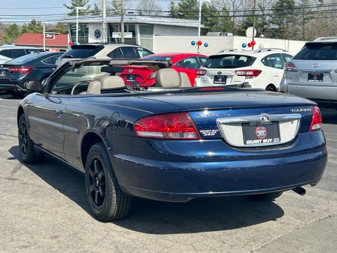 Used 2005 Chrysler Sebring Touring w/ Electronics Convenience Group FWD image 8