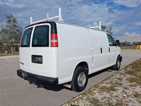 Used 2016 Chevrolet Express 2500 image 3