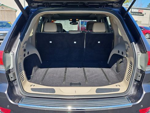 Used 2017 Jeep Grand Cherokee Limited w/ Luxury Group II image 11