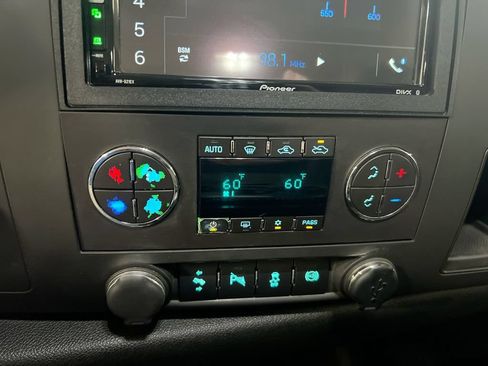 Used 2012 GMC Sierra 2500 SLE w/ SLE Preferred Package AWD/4WD image 16