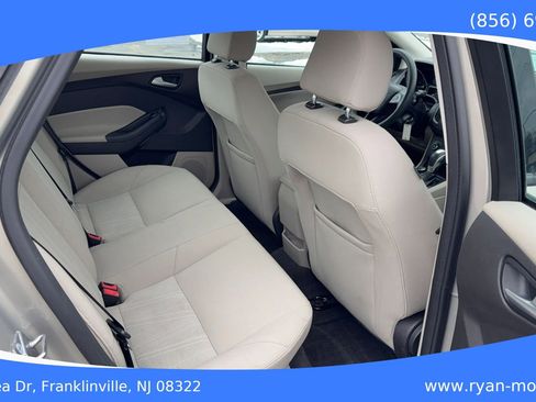 Used 2016 Ford Focus SE image 14