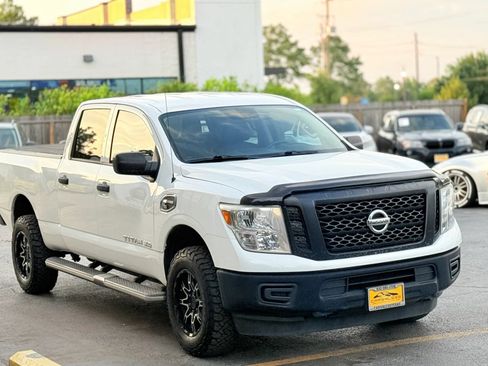 Used 2017 Nissan Titan S AWD/4WD image 12