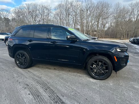 Used 2023 Jeep Grand Cherokee 30th Anniversary image 3