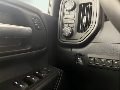 Used 2021 Chevrolet Silverado 2500 Custom w/ Custom Value Package AWD/4WD image 22