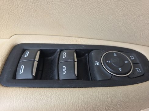 Used 2018 Cadillac XT5 FWD image 27