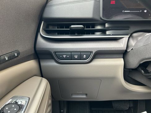 New 2026 Kia Carnival EX FWD image 27