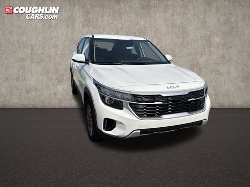 Used 2024 Kia Seltos LX AWD/4WD image 7