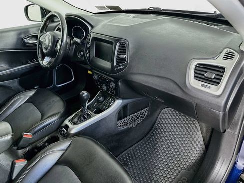Used 2019 Jeep Compass Latitude w/ Cold Weather Group AWD/4WD image 31