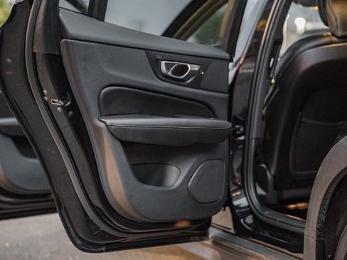 Used 2023 Volvo V60 B5 Cross Country Plus image 35