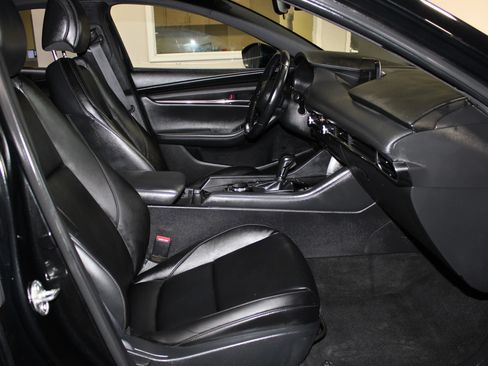 Used 2019 MAZDA MAZDA3 Hatchback FWD image 28