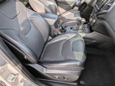 Certified 2022 Jeep Cherokee Limited image 25