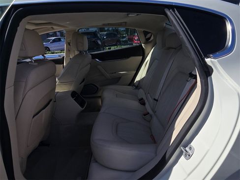 Used 2022 Maserati Quattroporte Modena image 14