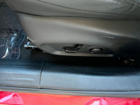 Used 2025 Jeep Compass Limited image 22