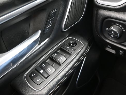 Used 2021 RAM 1500 Laramie image 24