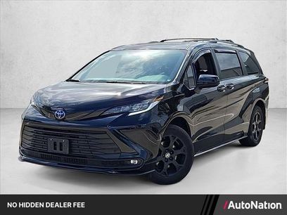 Used 2025 Toyota Sienna XLE Woodland Edition