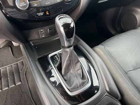Used 2017 Nissan Rogue Sport SL FWD image 29