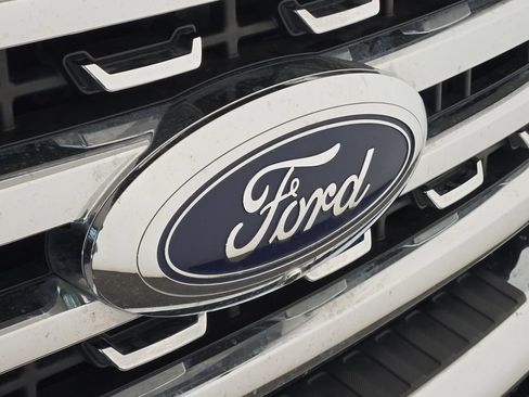 Used 2024 Ford F250 Lariat AWD/4WD image 37