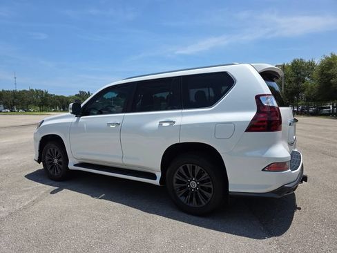 Used 2022 Lexus GX 460 Luxury w/ Sport Design Package AWD/4WD image 5