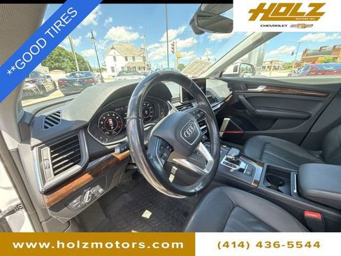 Used 2018 Audi Q5 2.0T Premium Plus w/ Premium Plus Package AWD/4WD image 11