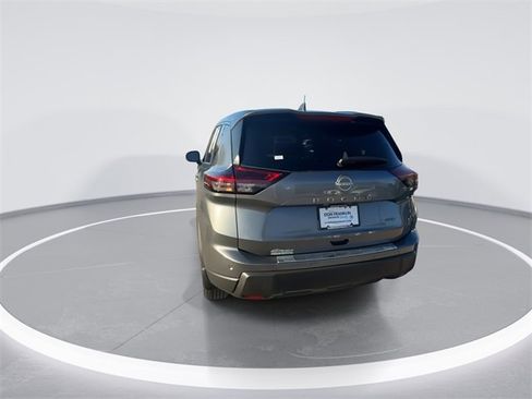 Certified 2025 Nissan Rogue SV image 7