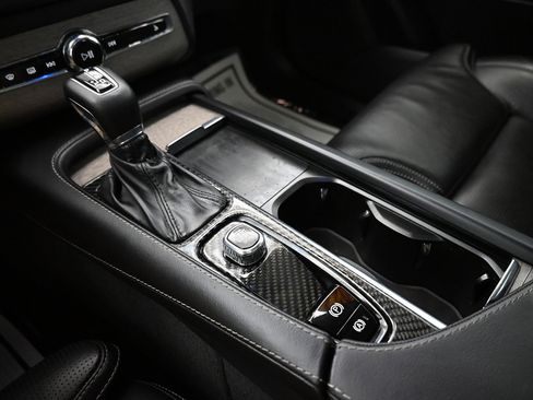 Used 2022 Volvo XC90 T6 Inscription w/ Advanced Package image 16