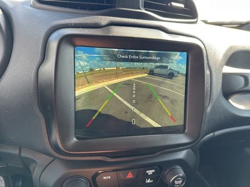 Used 2022 Jeep Renegade Latitude image 26