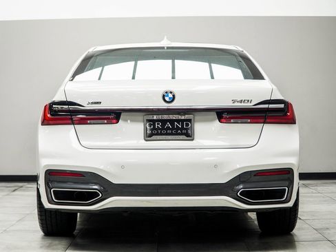 Used 2021 BMW 740i xDrive 740i xDrive w/ M Sport Package image 11