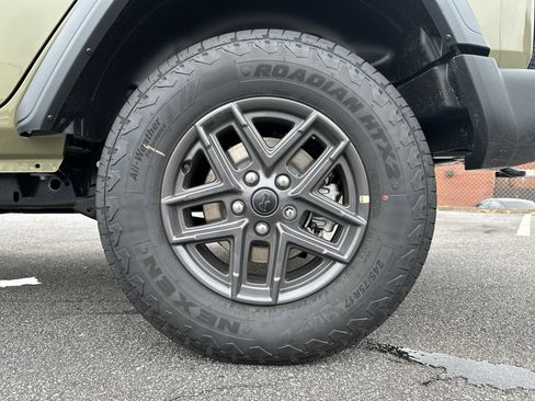 New 2025 Jeep Wrangler Sport S image 20