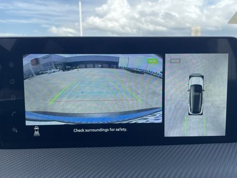 New 2025 Nissan Kicks SR image 12