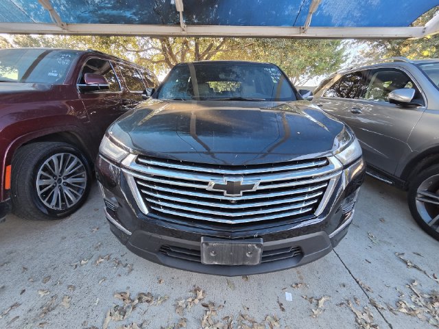 Used 2022 Chevrolet Traverse Premier FWD image 2