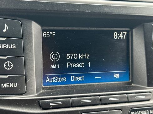 Used 2018 Ford Explorer XLT FWD image 21