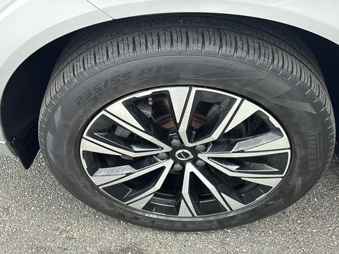 Used 2024 Volvo XC60 B5 Plus w/ Climate Package AWD/4WD image 32