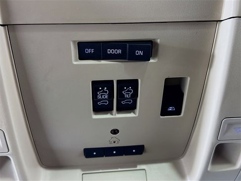 Used 2015 Chevrolet Silverado 3500 High Country image 22