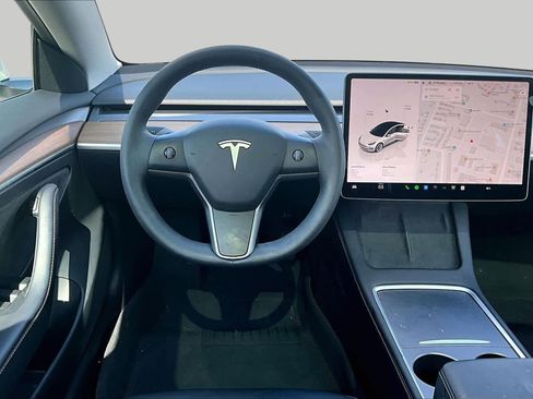 Used 2023 Tesla Model 3 Standard Range RWD image 5
