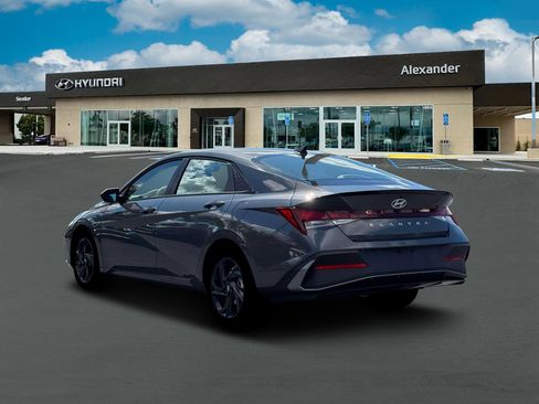 New 2026 Hyundai Elantra Sport FWD image 5