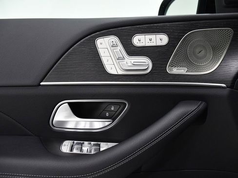 New 2026 Mercedes-Benz GLS 450 4MATIC image 14