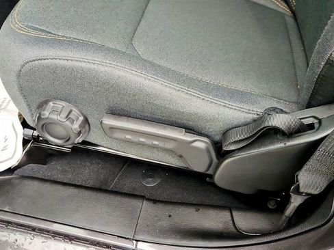 Used 2025 Jeep Wrangler Unlimited Sahara image 11